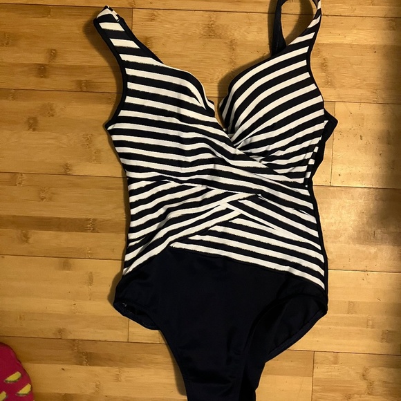 Miraclesuit one piece bathing suit. Size 10. Blue and white with gold accents - Picture 2 of 4